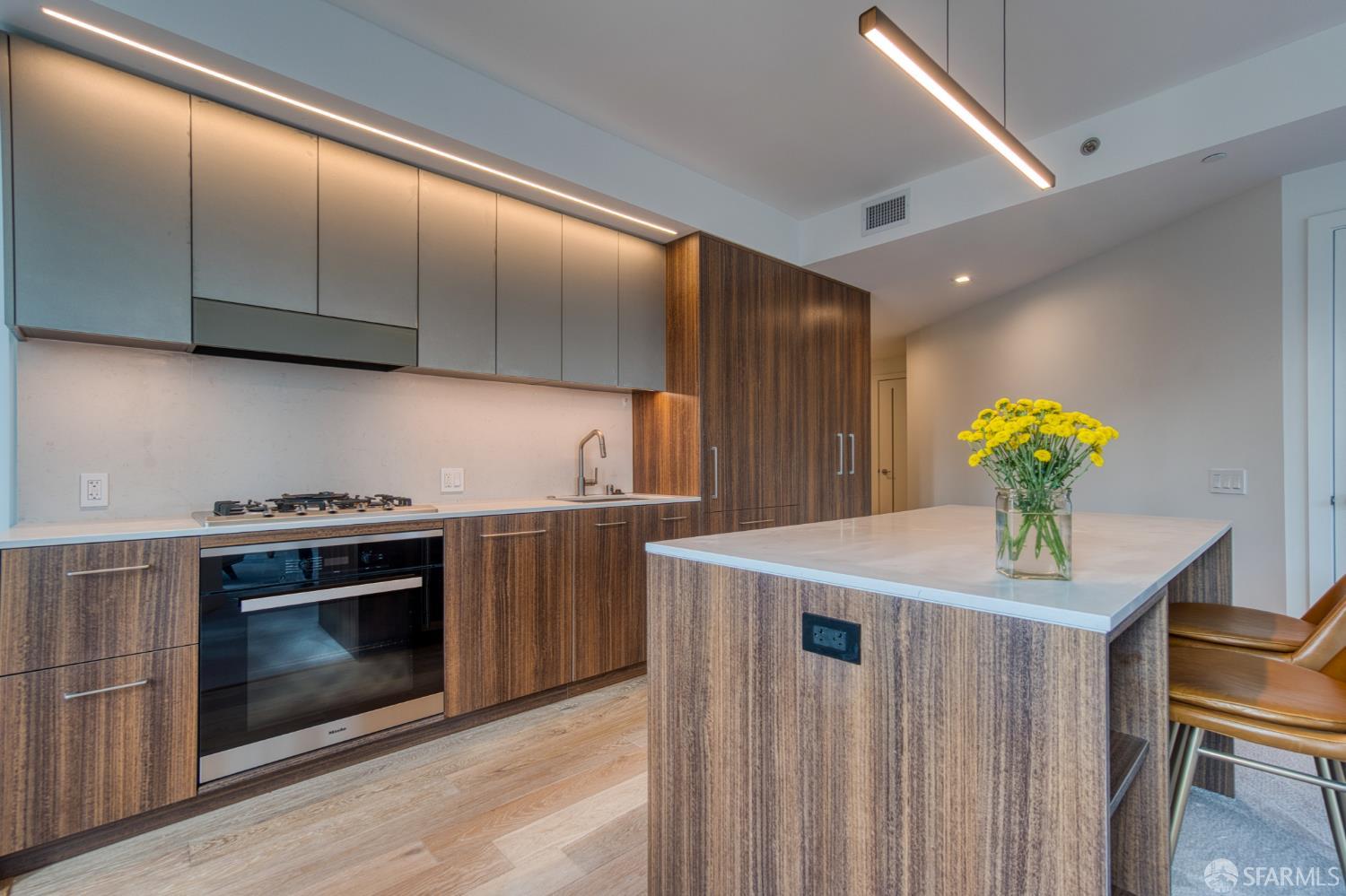 Detail Gallery Image 4 of 11 For 280 Spear St 9c,  San Francisco,  CA 94105 - 2 Beds | 2 Baths