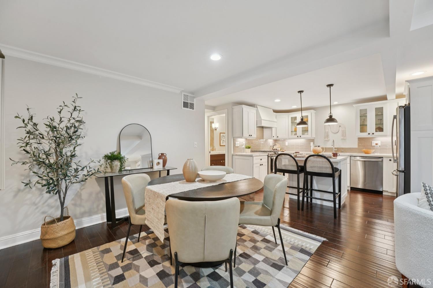 Detail Gallery Image 9 of 45 For 226 Roosevelt Way a,  San Francisco,  CA 94114 - 3 Beds | 2 Baths