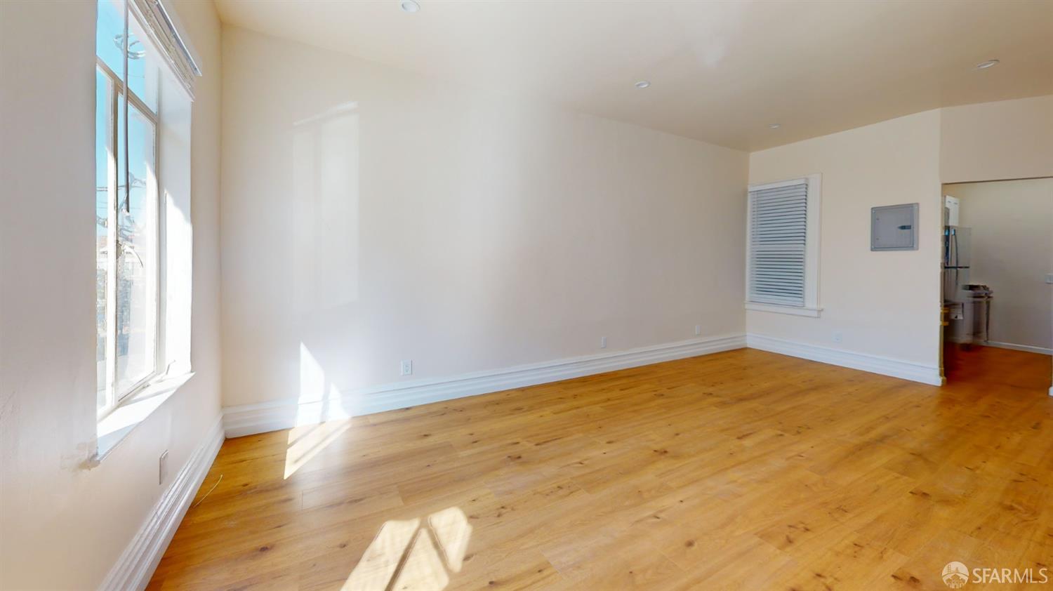 Detail Gallery Image 13 of 27 For 1520 Leavenworth St, San Francisco,  CA 94109 - – Beds | – Baths