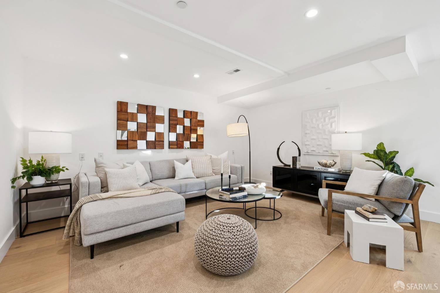 Detail Gallery Image 2 of 17 For 538 Page St a,  San Francisco,  CA 94117 - 3 Beds | 2 Baths