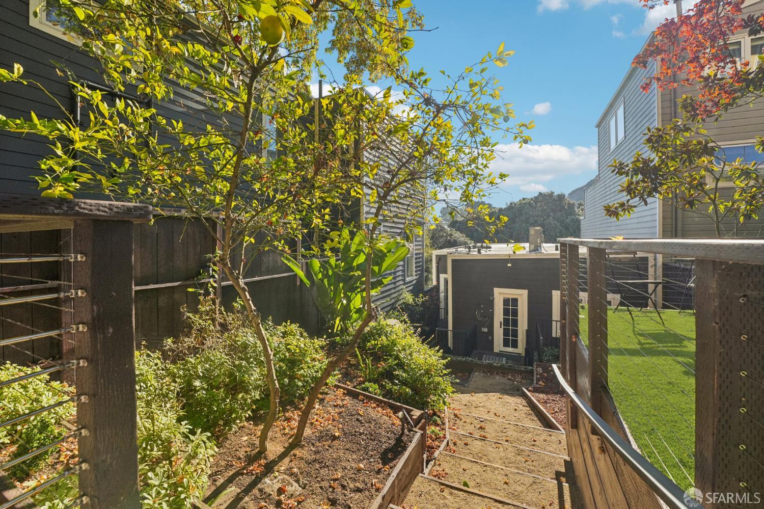 Detail Gallery Image 32 of 45 For 226 Roosevelt Way a,  San Francisco,  CA 94114 - 3 Beds | 2 Baths