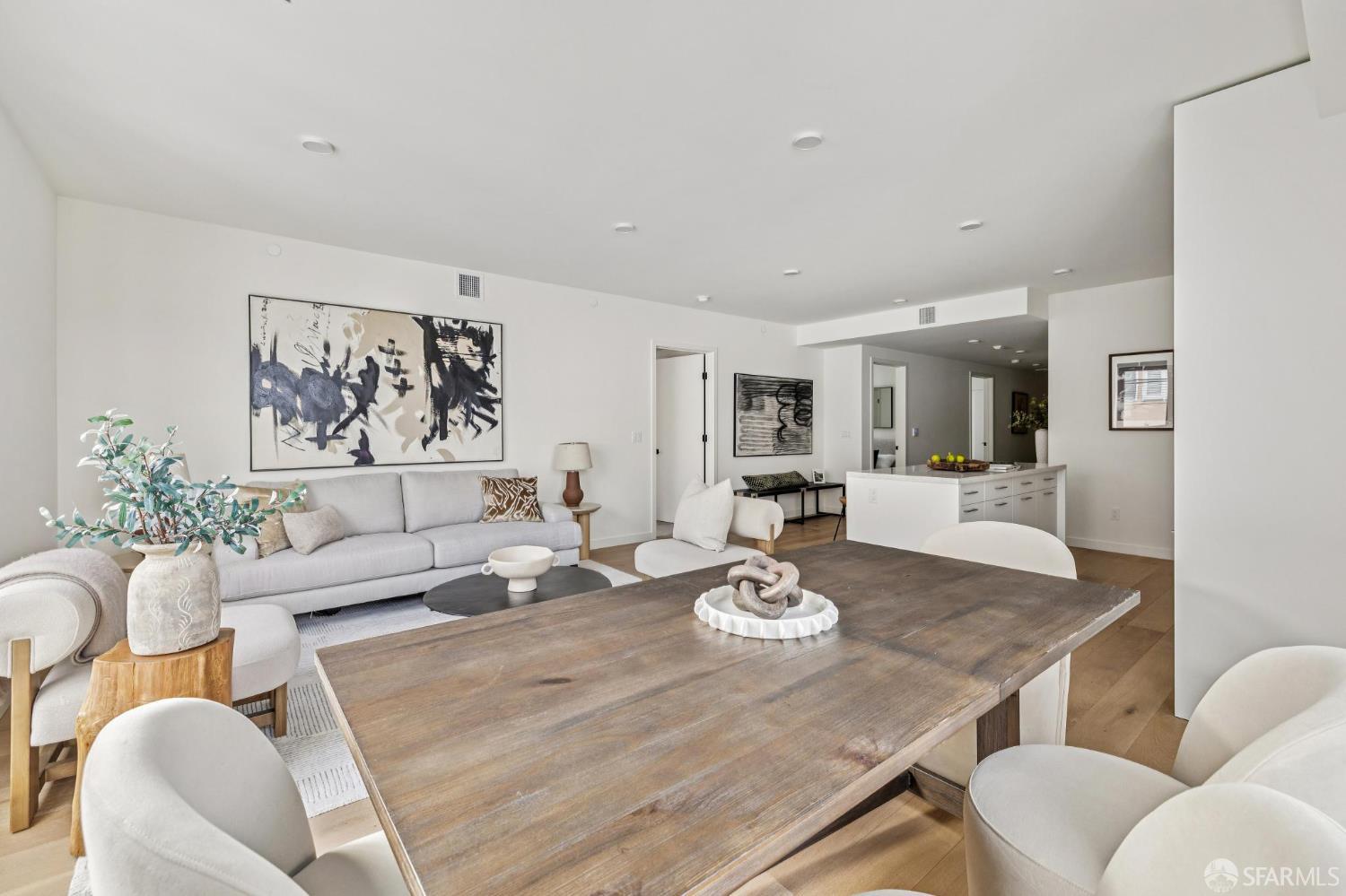 Detail Gallery Image 4 of 27 For 915 North Point St #J5,  San Francisco,  CA 94109 - 3 Beds | 2 Baths