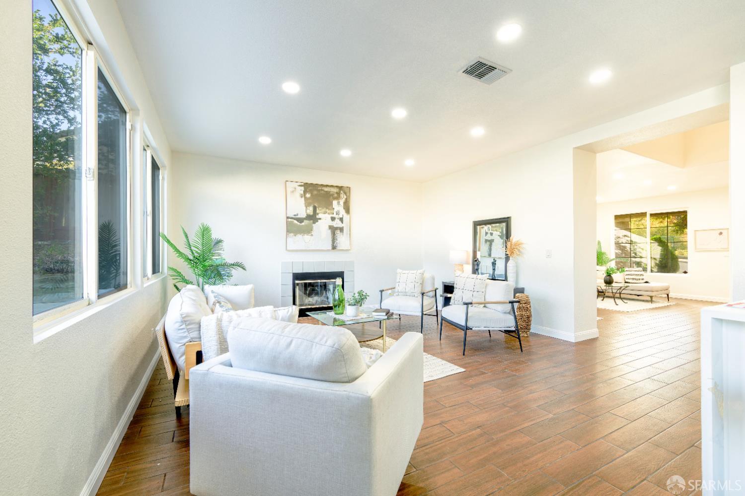 Detail Gallery Image 11 of 83 For 2275 Southwood Dr, Pittsburg,  CA 94565 - 6 Beds | 4 Baths