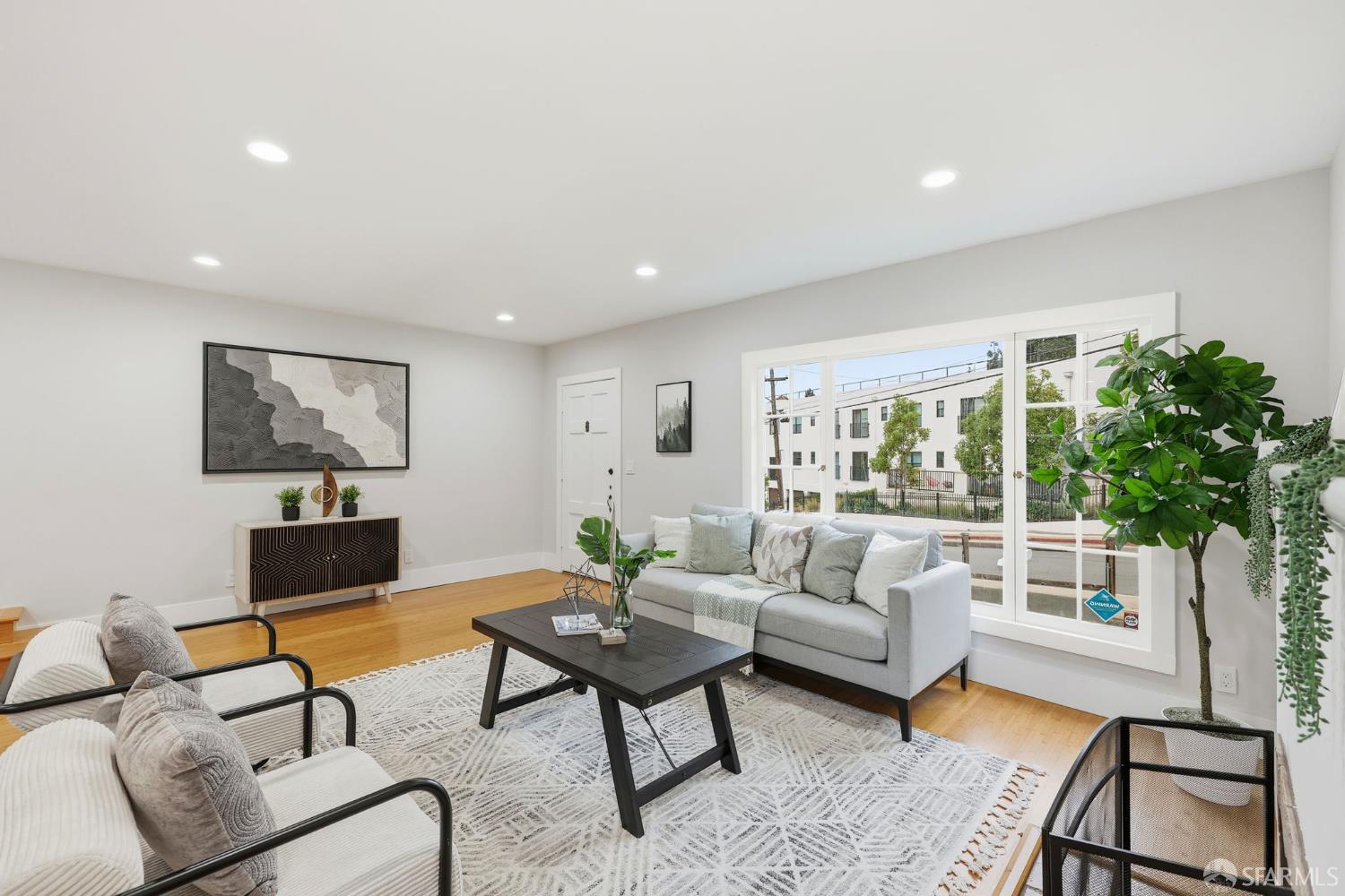 Detail Gallery Image 6 of 41 For 4749 Wilkie St, Oakland,  CA 94619 - 3 Beds | 2 Baths