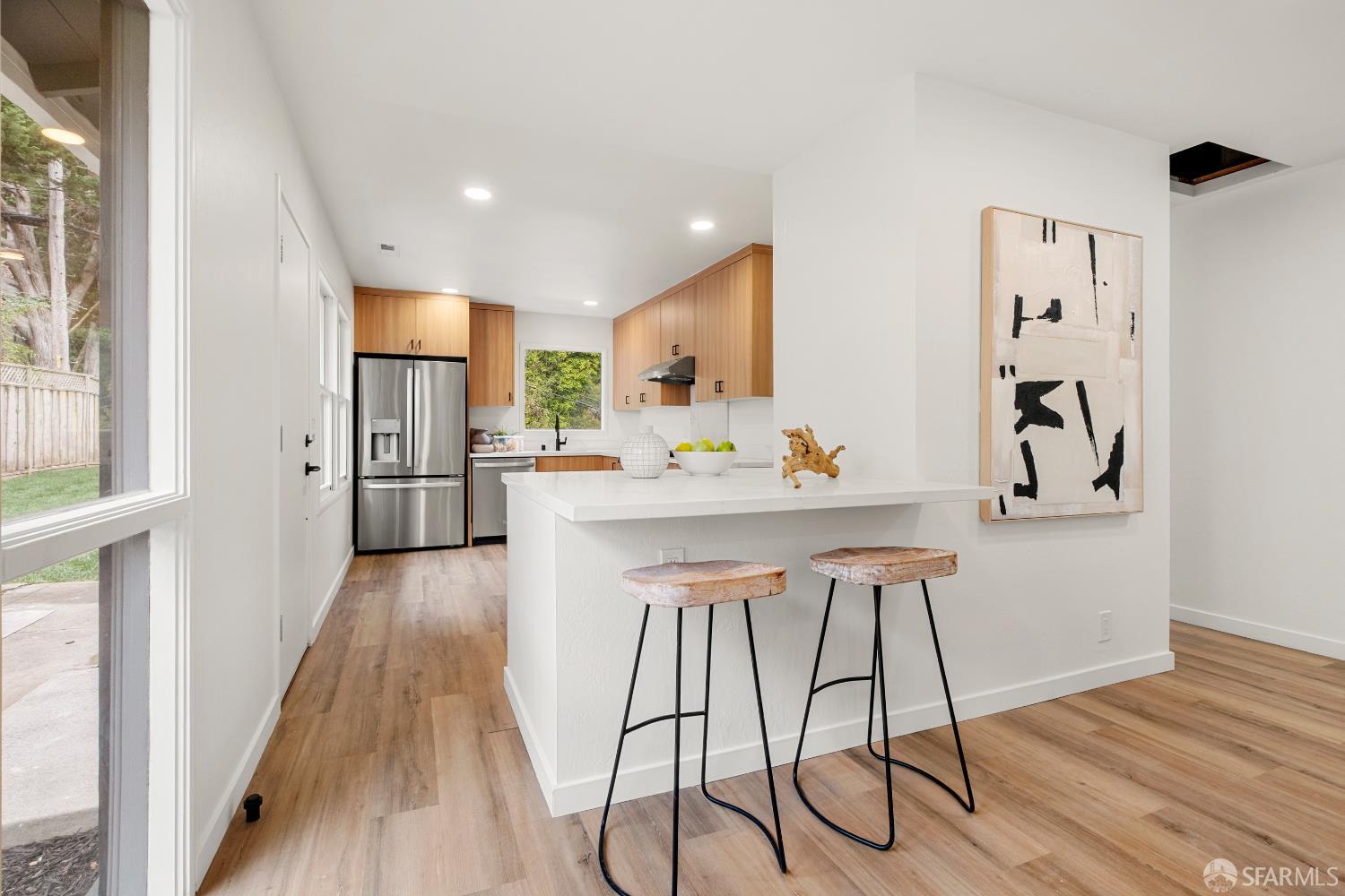 Detail Gallery Image 14 of 52 For 1441 Crestwood Dr, San Bruno,  CA 94066 - 3 Beds | 3 Baths