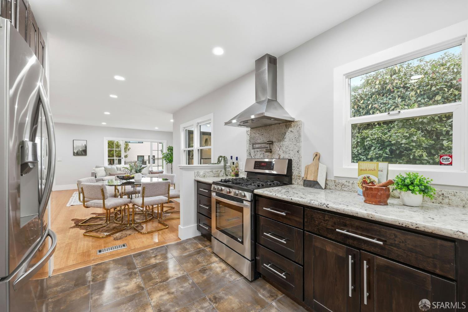 Detail Gallery Image 8 of 41 For 4749 Wilkie St, Oakland,  CA 94619 - 3 Beds | 2 Baths