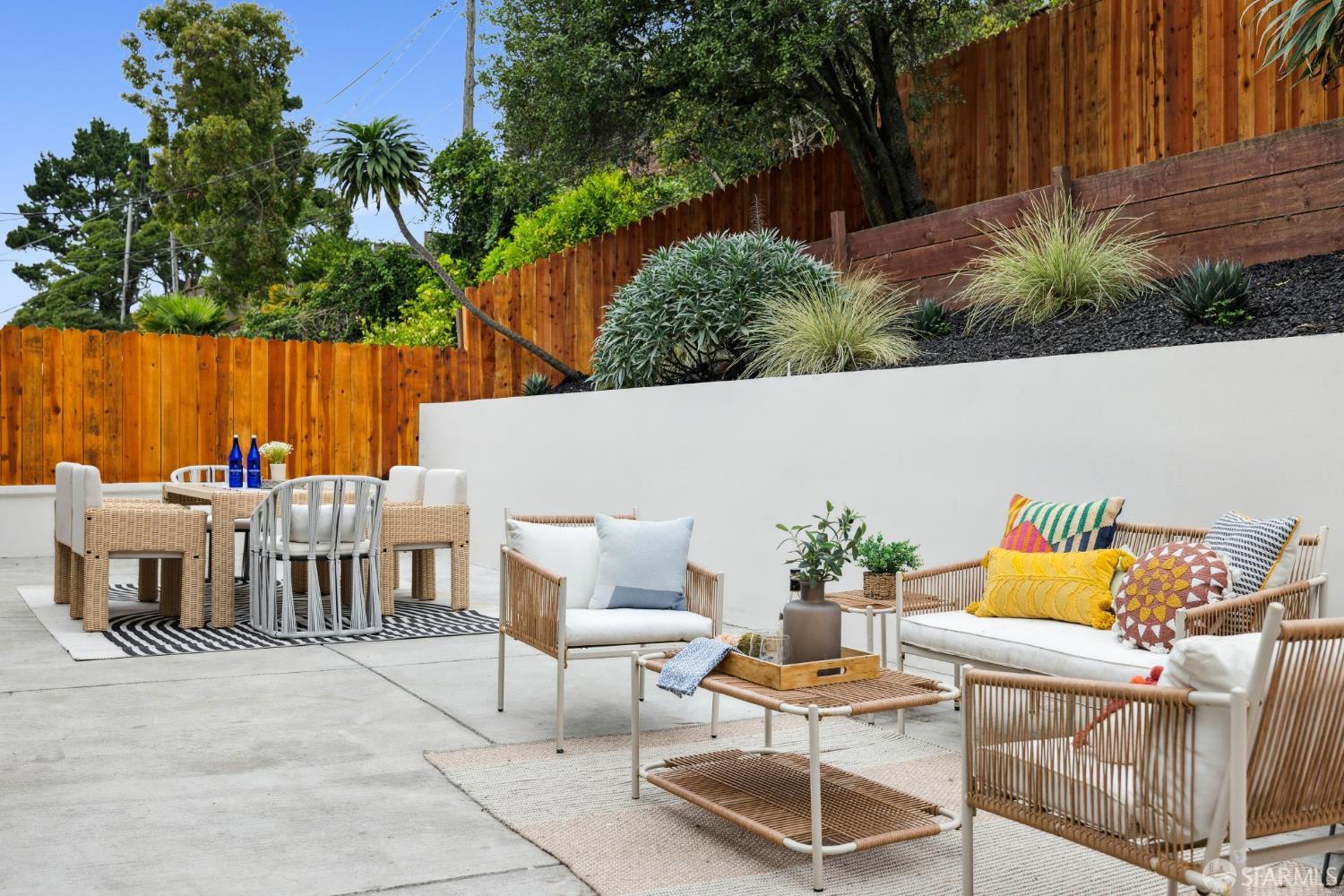 Detail Gallery Image 16 of 99 For 2024 15th Ave, San Francisco,  CA 94116 - 3 Beds | 4/1 Baths