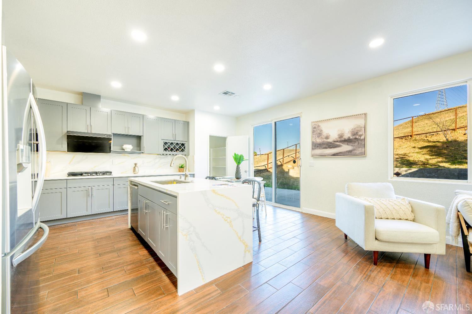 Detail Gallery Image 17 of 83 For 2275 Southwood Dr, Pittsburg,  CA 94565 - 6 Beds | 4 Baths