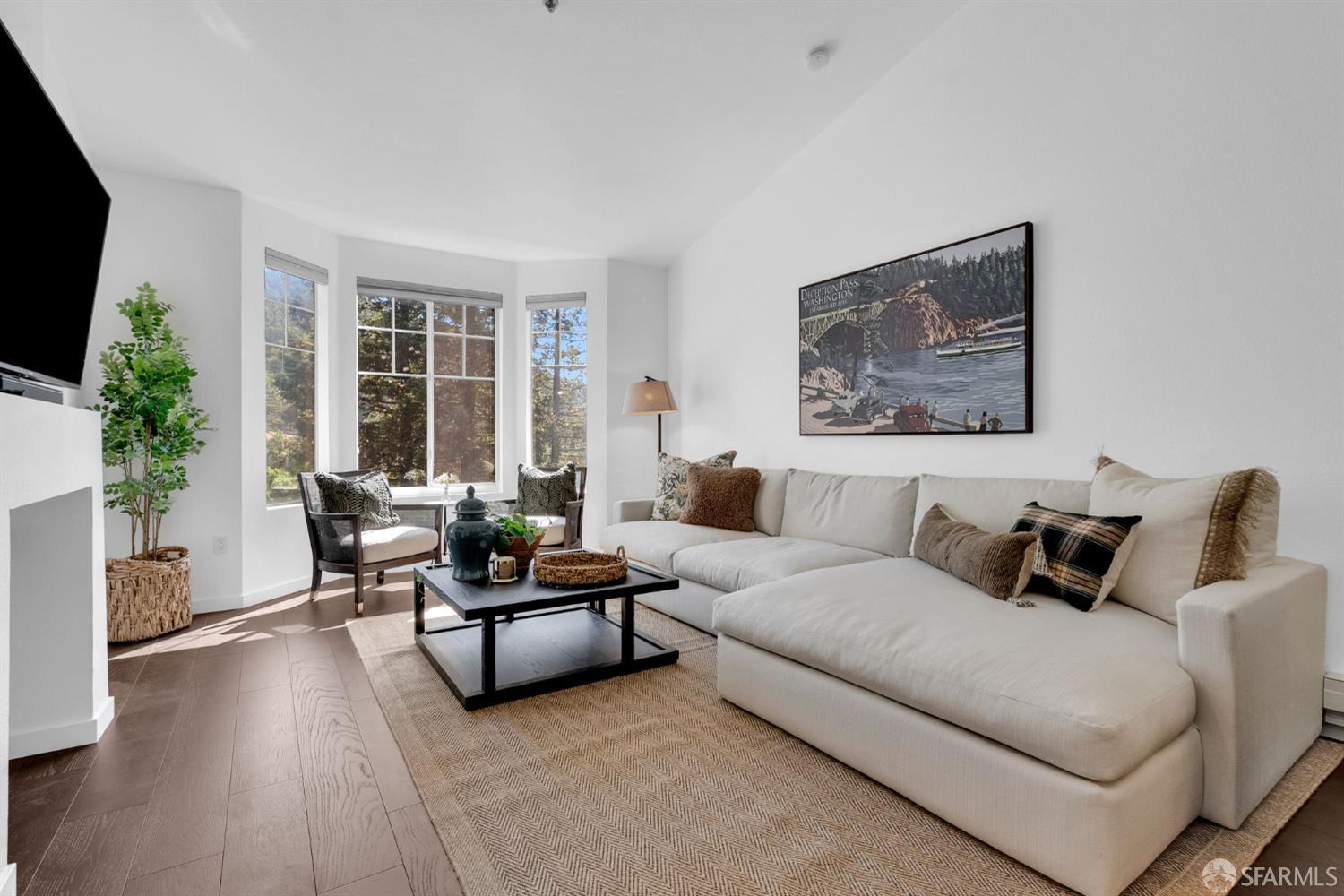 Detail Gallery Image 9 of 25 For 180 Caldecott Ln #314,  Oakland,  CA 94618 - 1 Beds | 1 Baths