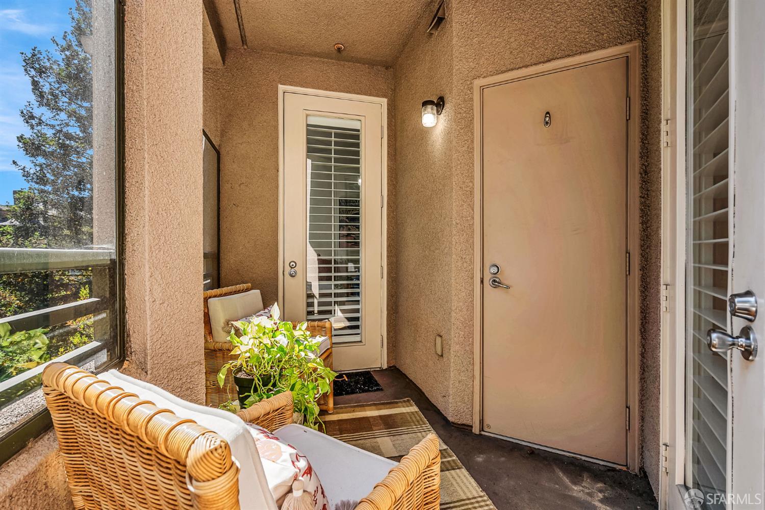Detail Gallery Image 14 of 25 For 180 Caldecott Ln #314,  Oakland,  CA 94618 - 1 Beds | 1 Baths