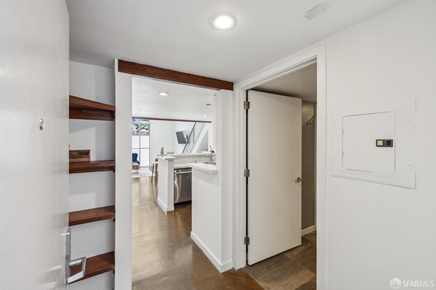 Photo #5: 425087553 Listing: Photo #5