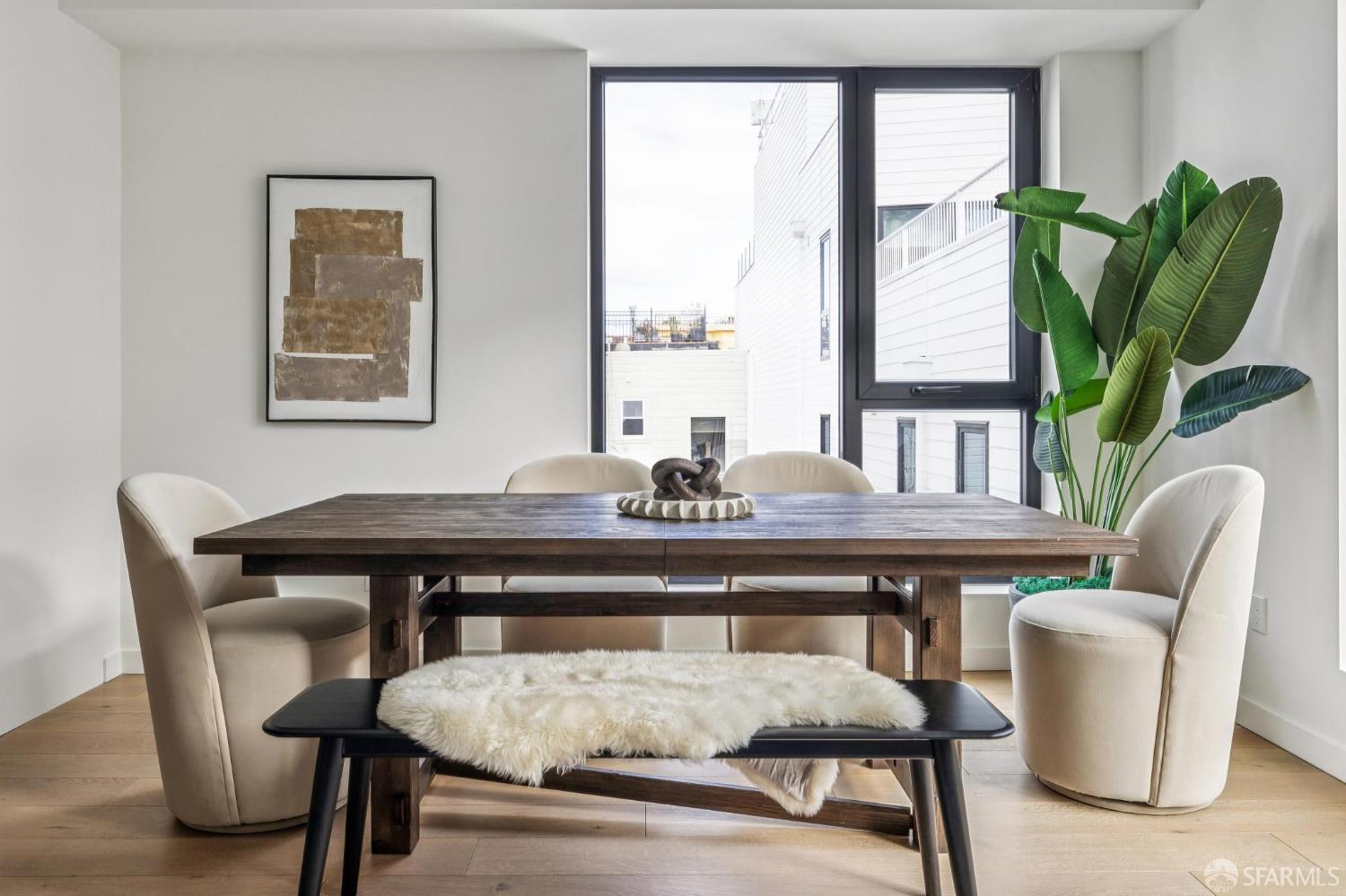 Detail Gallery Image 8 of 27 For 915 North Point St #J5,  San Francisco,  CA 94109 - 3 Beds | 2 Baths