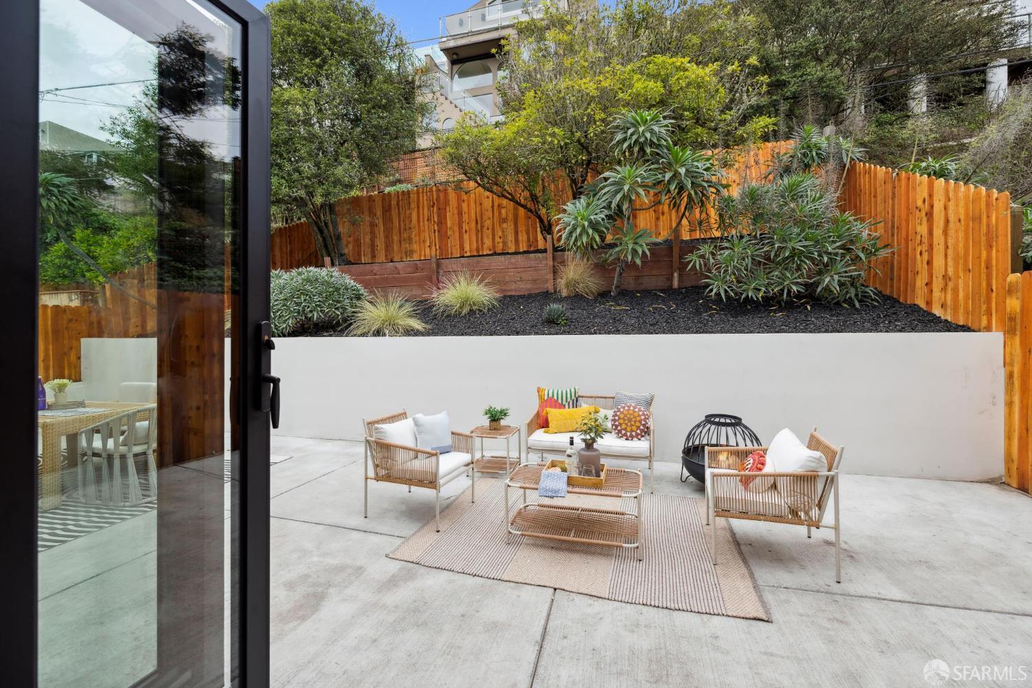 Detail Gallery Image 49 of 99 For 2024 15th Ave, San Francisco,  CA 94116 - 3 Beds | 4/1 Baths