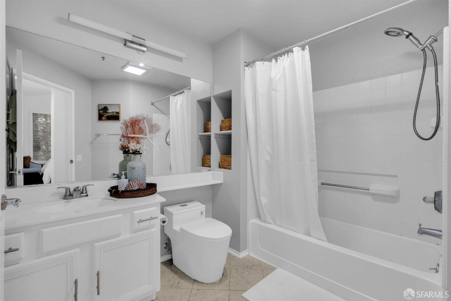 Detail Gallery Image 10 of 25 For 180 Caldecott Ln #314,  Oakland,  CA 94618 - 1 Beds | 1 Baths