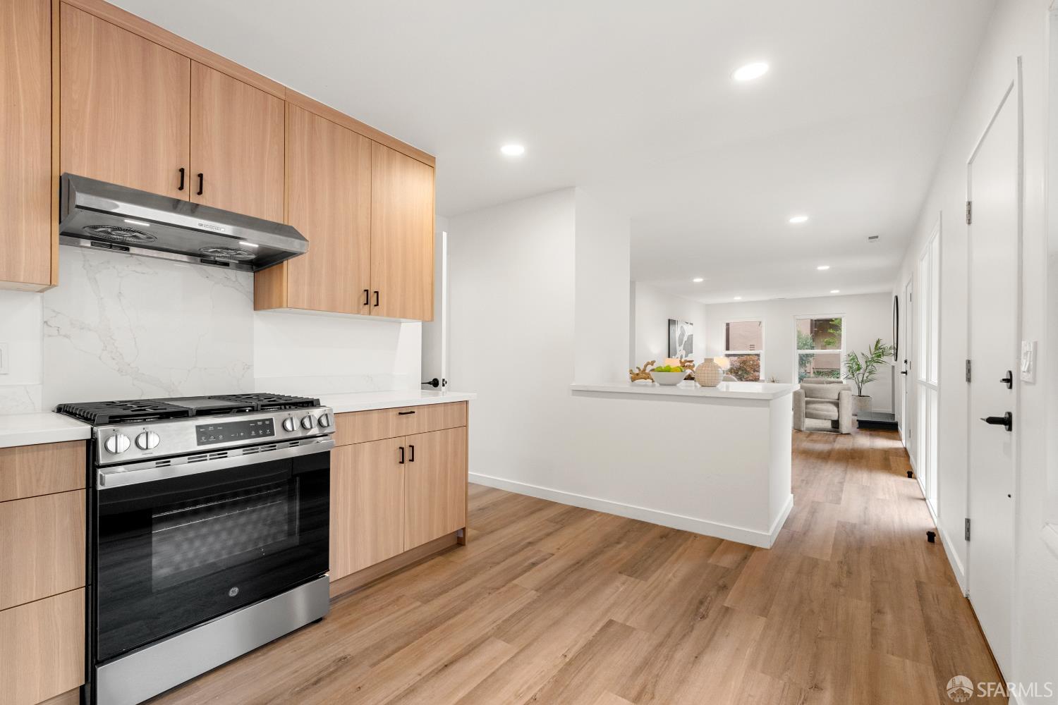 Detail Gallery Image 17 of 52 For 1441 Crestwood Dr, San Bruno,  CA 94066 - 3 Beds | 3 Baths