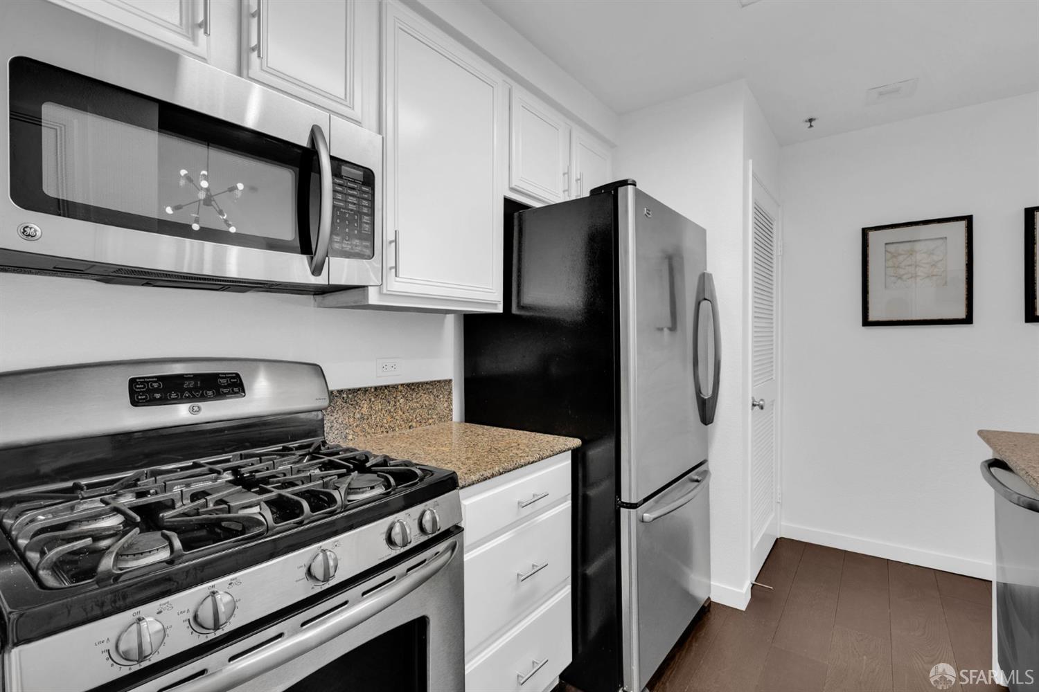 Detail Gallery Image 5 of 25 For 180 Caldecott Ln #314,  Oakland,  CA 94618 - 1 Beds | 1 Baths