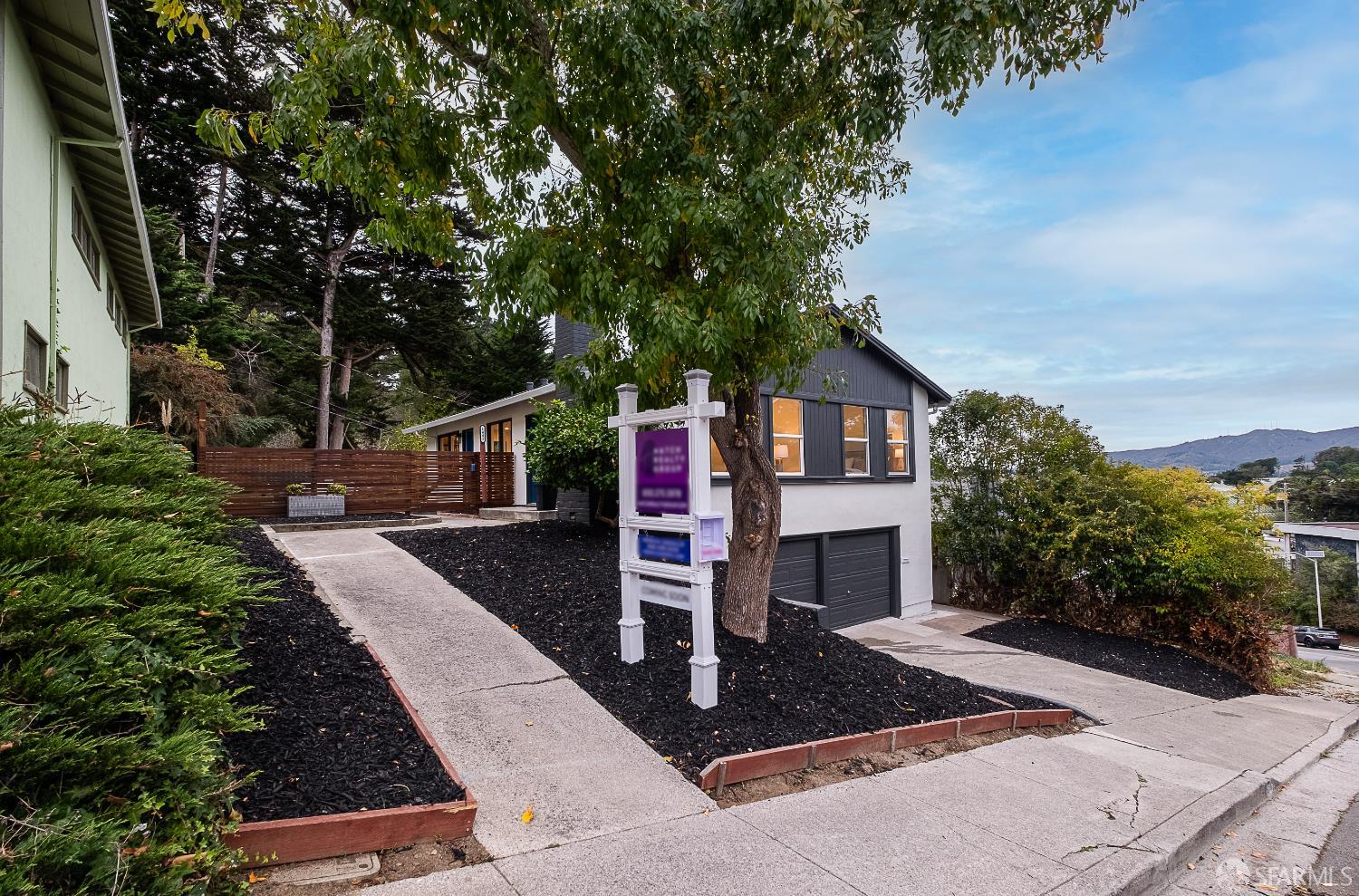 Detail Gallery Image 3 of 52 For 1441 Crestwood Dr, San Bruno,  CA 94066 - 3 Beds | 3 Baths