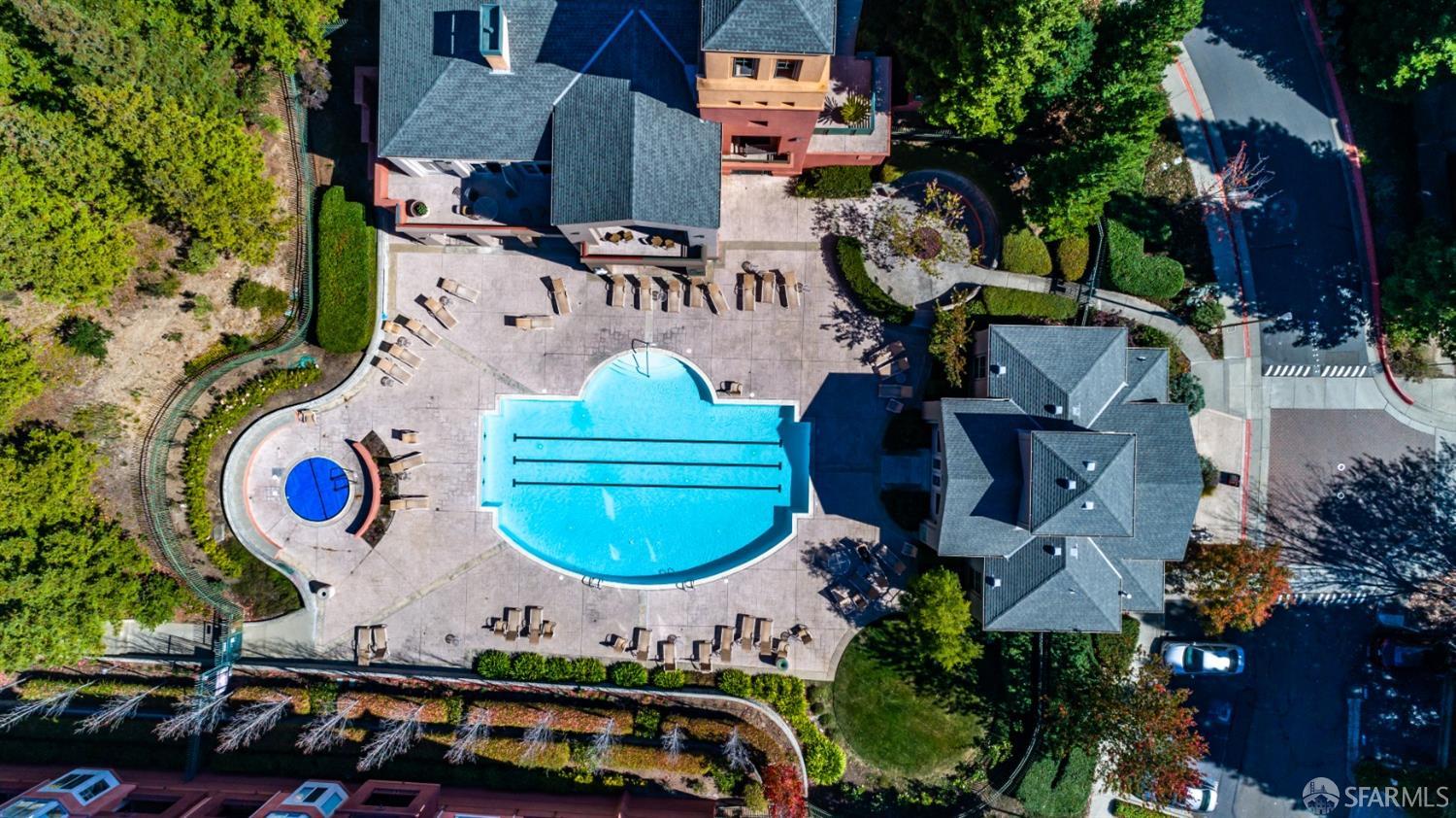 Detail Gallery Image 21 of 25 For 180 Caldecott Ln #314,  Oakland,  CA 94618 - 1 Beds | 1 Baths