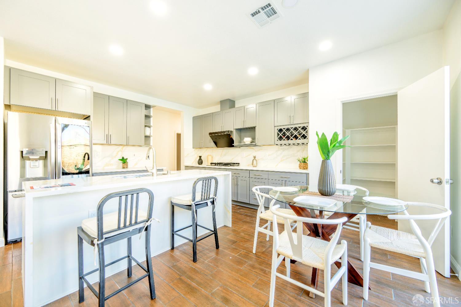 Detail Gallery Image 19 of 83 For 2275 Southwood Dr, Pittsburg,  CA 94565 - 6 Beds | 4 Baths