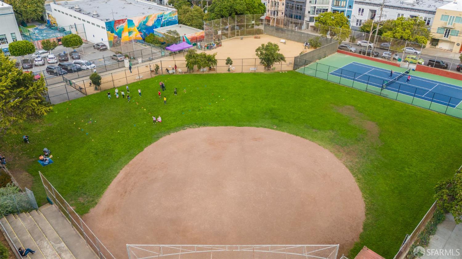 Detail Gallery Image 44 of 57 For 161 Collingwood St, San Francisco,  CA 94114 - 3 Beds | 3 Baths