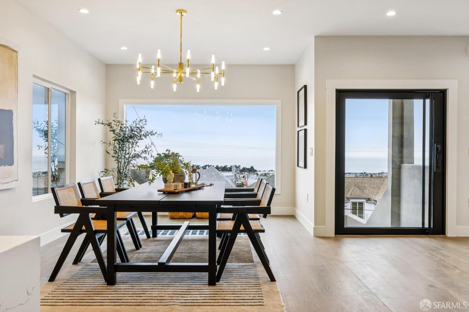 Detail Gallery Image 41 of 99 For 2024 15th Ave, San Francisco,  CA 94116 - 3 Beds | 4/1 Baths