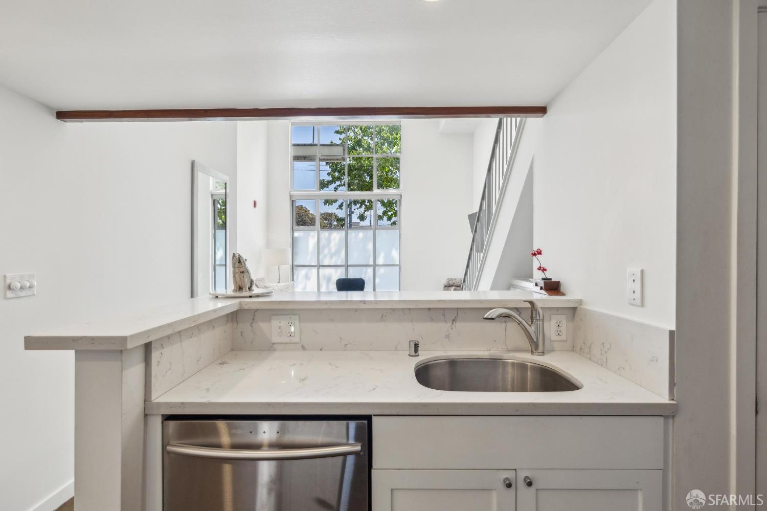 Photo #19: 425087553 Listing: Photo #19