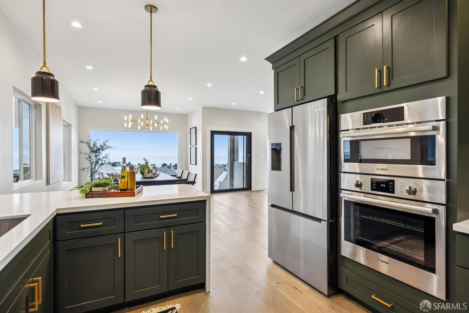 Detail Gallery Image 39 of 99 For 2024 15th Ave, San Francisco,  CA 94116 - 3 Beds | 4/1 Baths