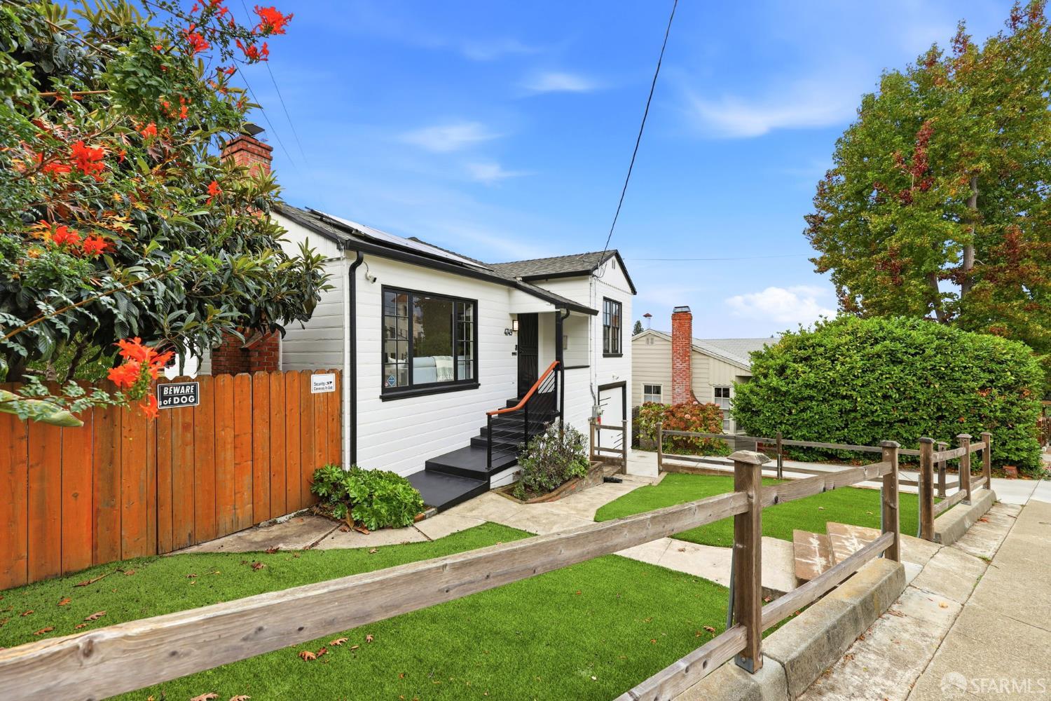 Detail Gallery Image 3 of 41 For 4749 Wilkie St, Oakland,  CA 94619 - 3 Beds | 2 Baths