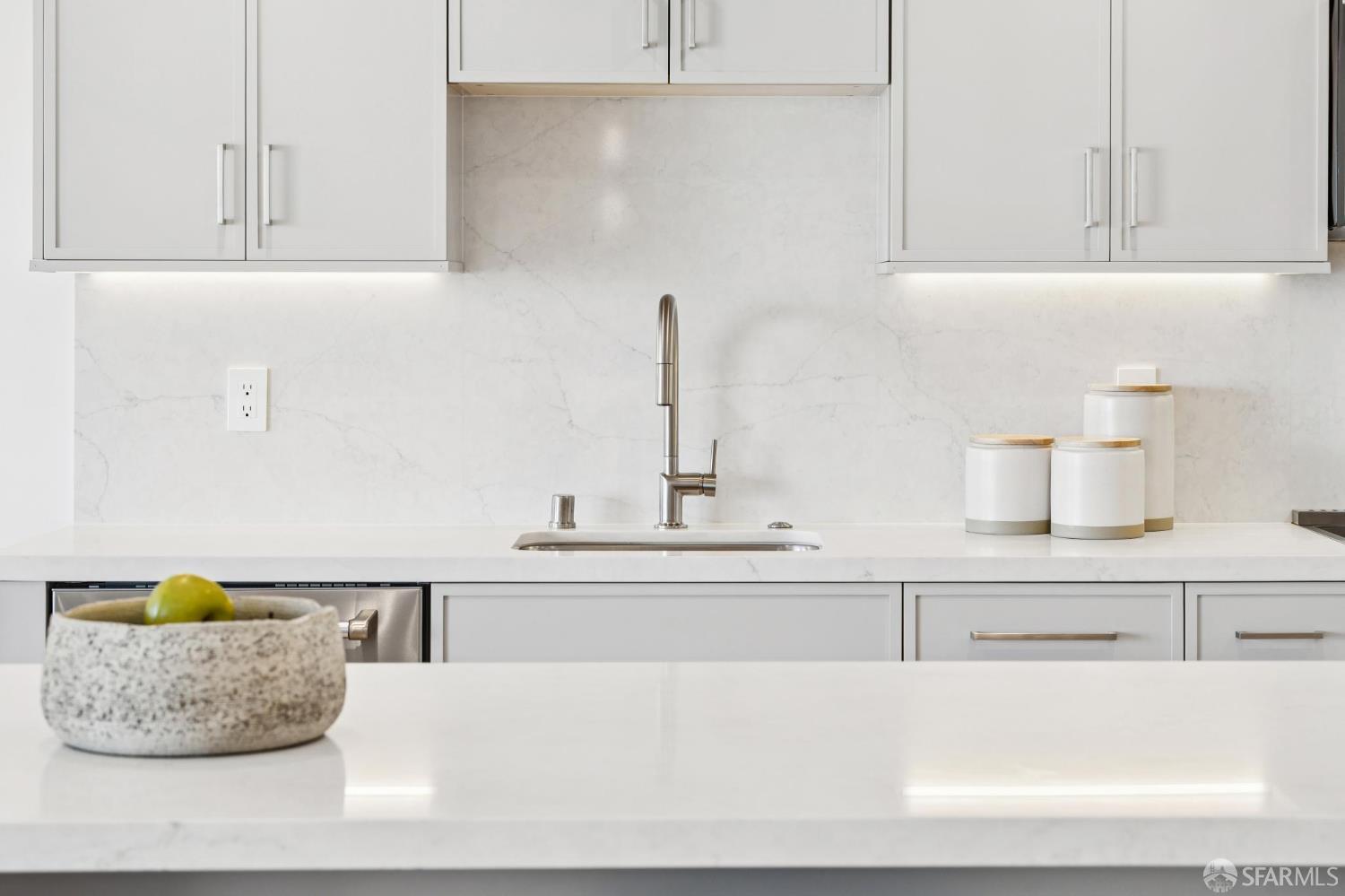 Detail Gallery Image 15 of 32 For 505 Grand View Ave #4,  San Francisco,  CA 94114 - 2 Beds | 2 Baths