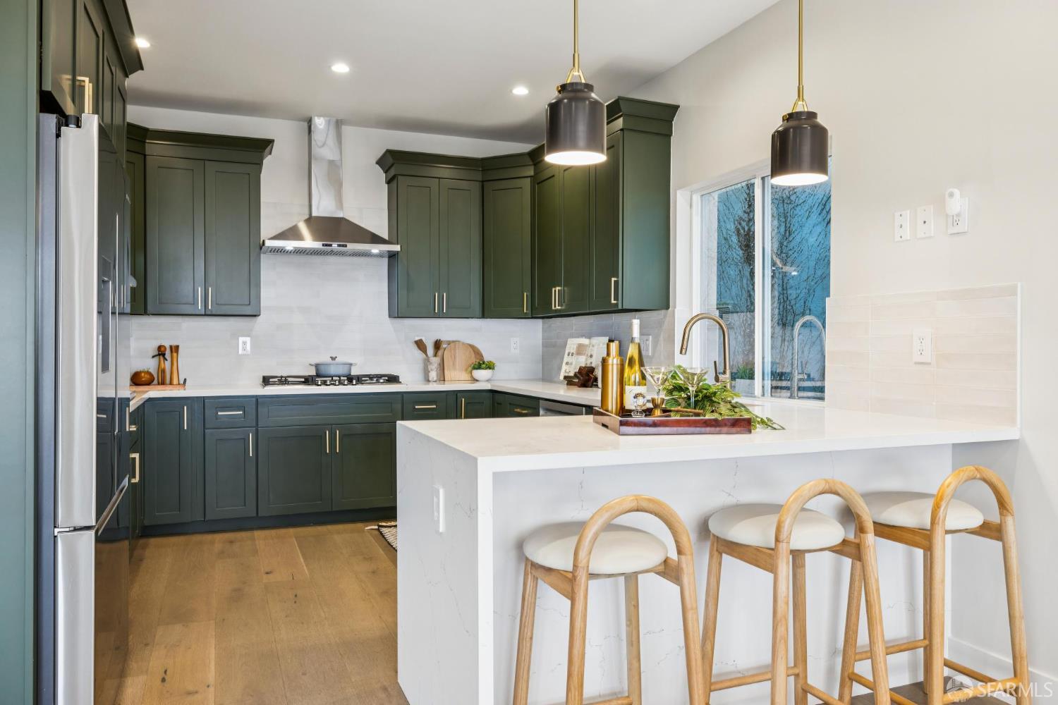 Detail Gallery Image 38 of 99 For 2024 15th Ave, San Francisco,  CA 94116 - 3 Beds | 4/1 Baths