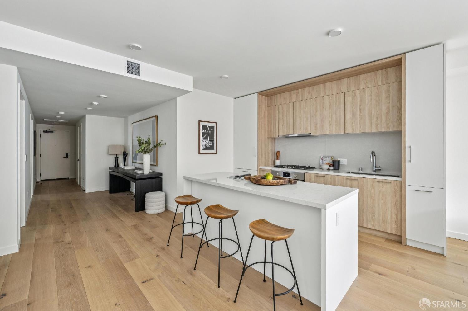 Detail Gallery Image 9 of 27 For 915 North Point St #J5,  San Francisco,  CA 94109 - 3 Beds | 2 Baths