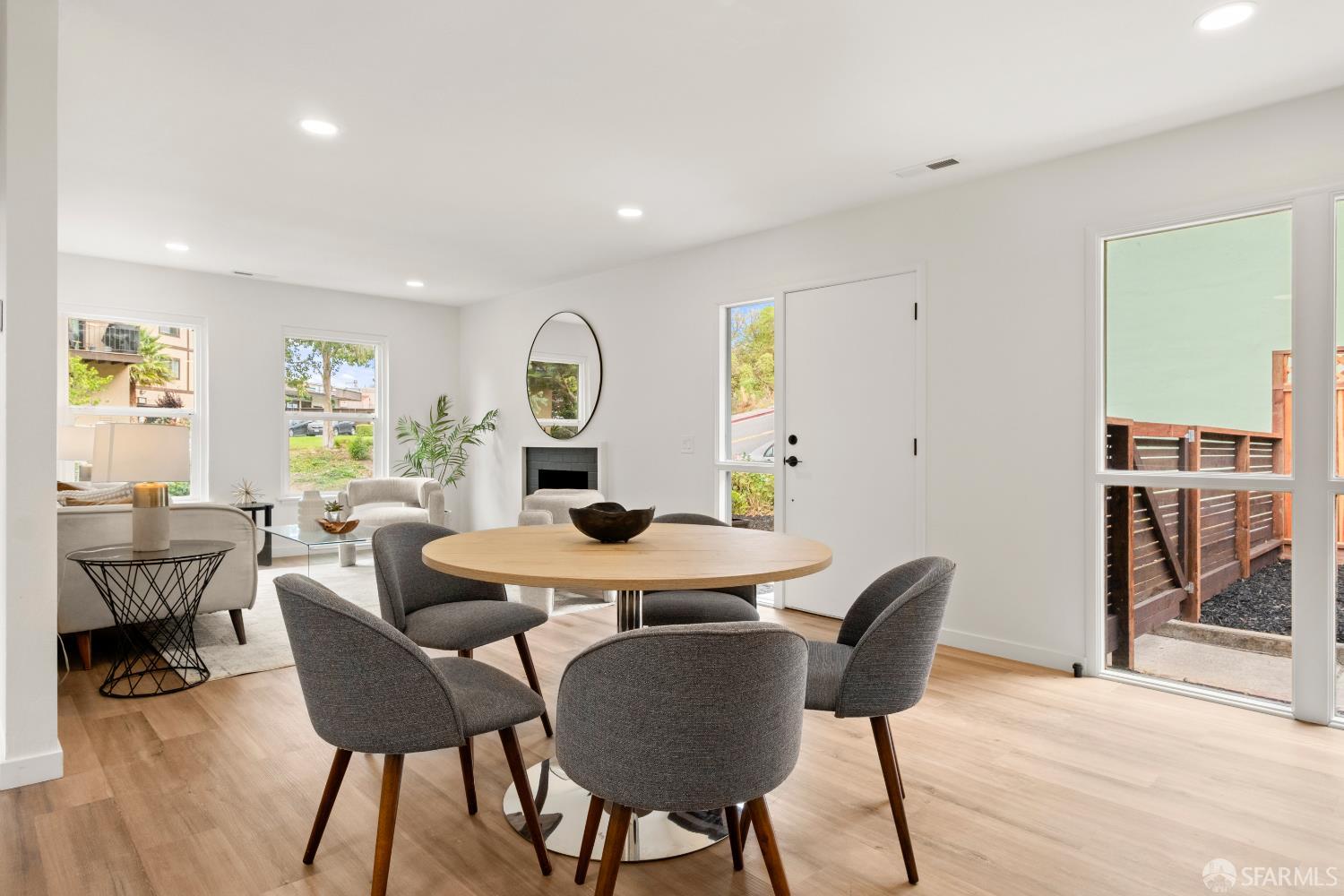 Detail Gallery Image 13 of 52 For 1441 Crestwood Dr, San Bruno,  CA 94066 - 3 Beds | 3 Baths