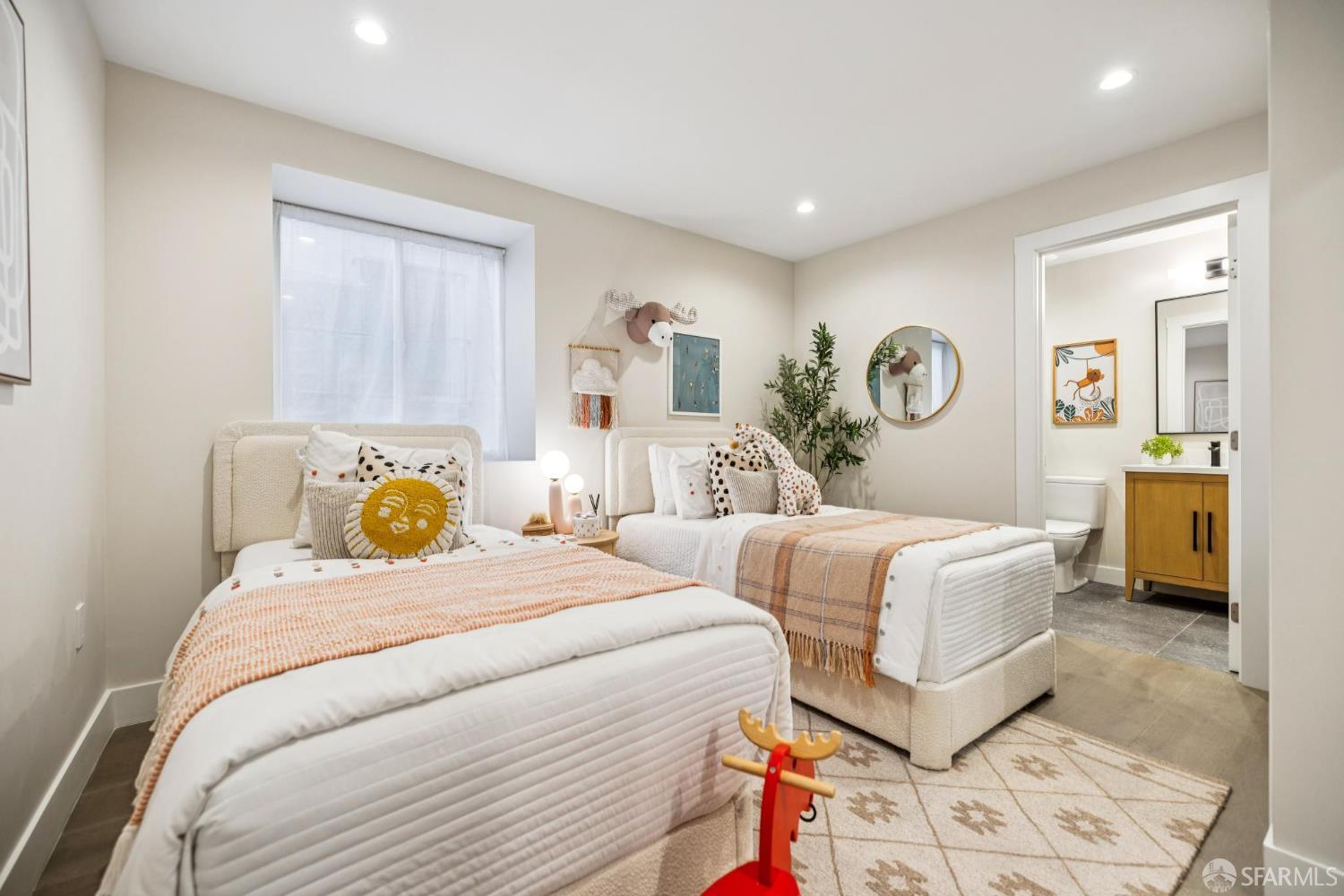 Detail Gallery Image 56 of 99 For 2024 15th Ave, San Francisco,  CA 94116 - 3 Beds | 4/1 Baths