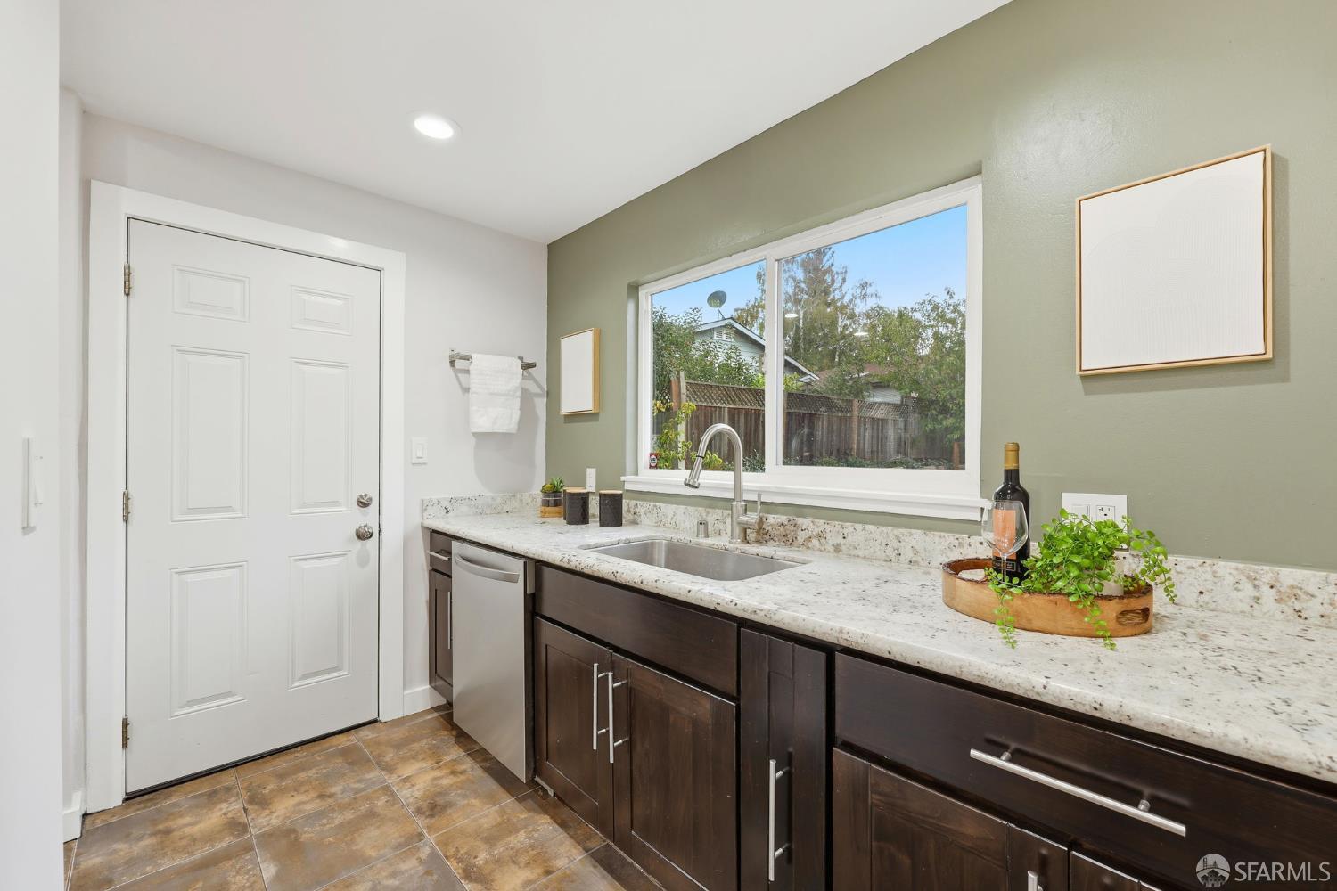 Detail Gallery Image 10 of 41 For 4749 Wilkie St, Oakland,  CA 94619 - 3 Beds | 2 Baths