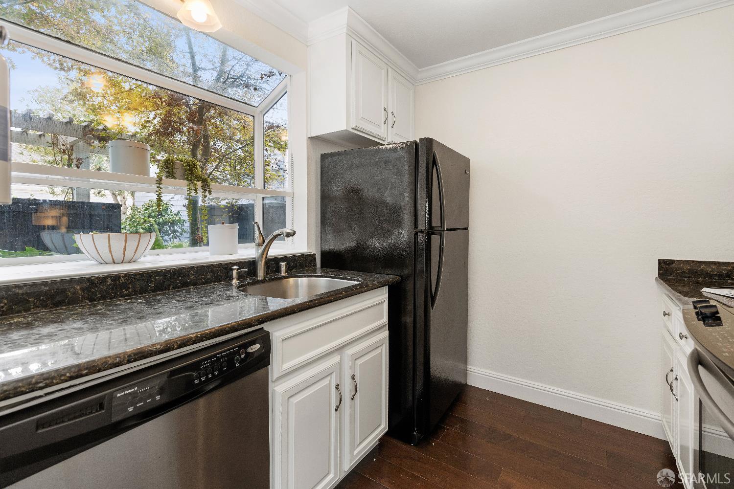 Detail Gallery Image 14 of 31 For 66 Eddystone Ct, Redwood City,  CA 94065 - 1 Beds | 1 Baths