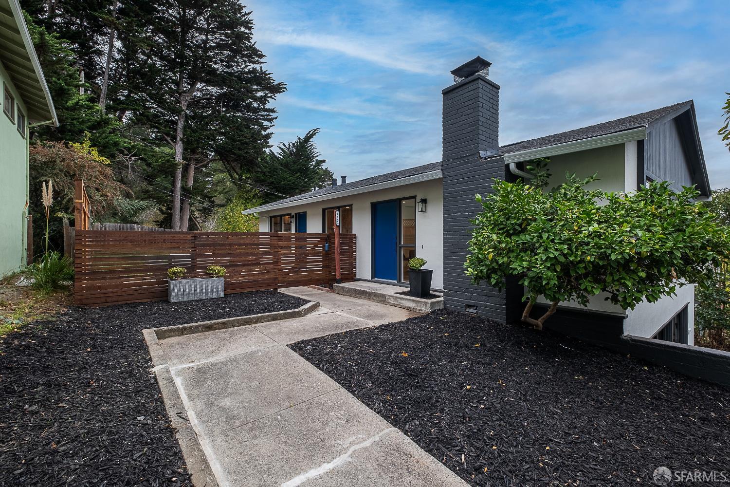 Detail Gallery Image 5 of 52 For 1441 Crestwood Dr, San Bruno,  CA 94066 - 3 Beds | 3 Baths