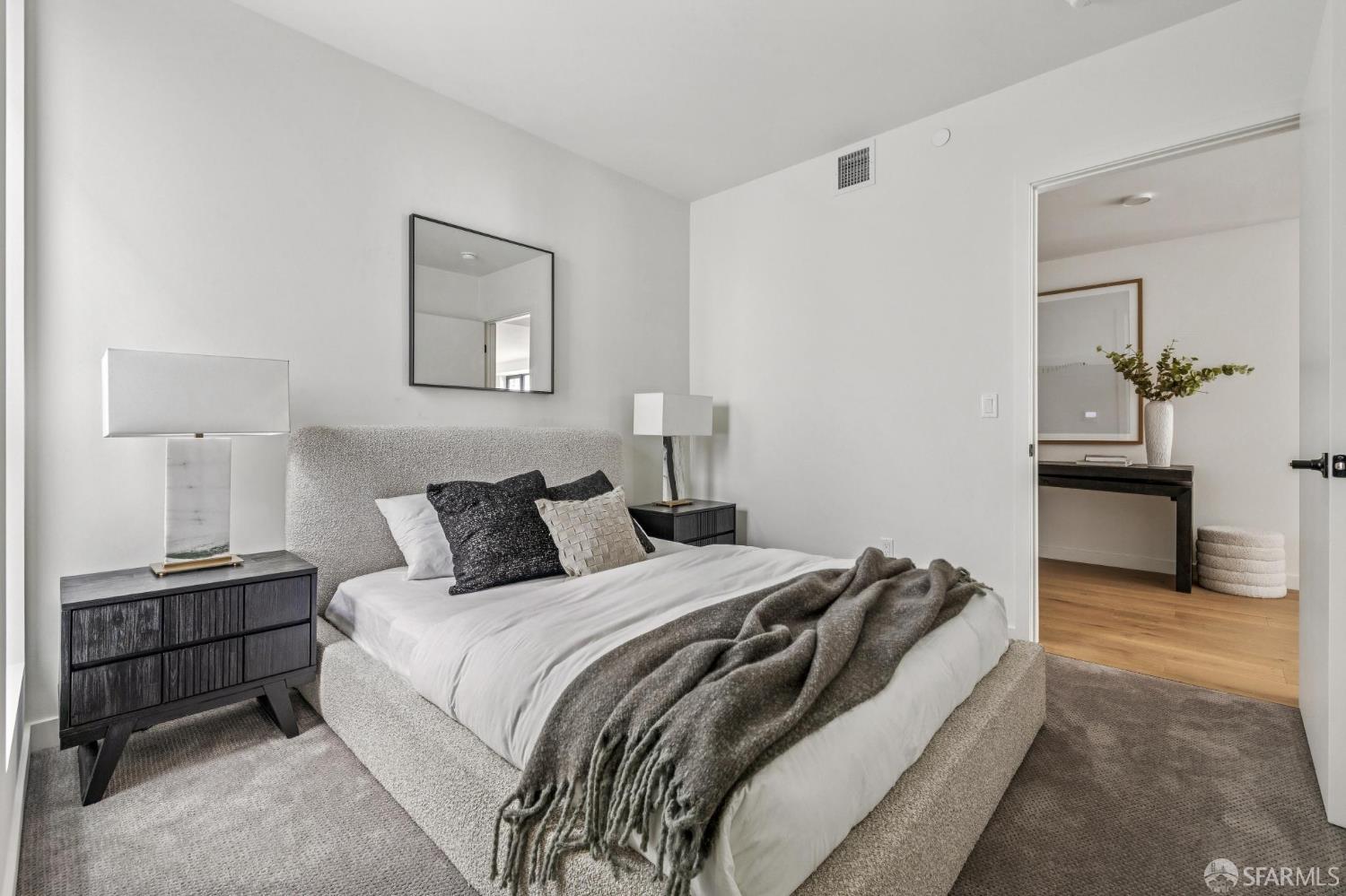 Detail Gallery Image 15 of 27 For 915 North Point St #J5,  San Francisco,  CA 94109 - 3 Beds | 2 Baths