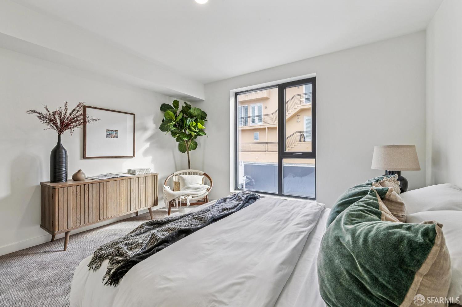 Detail Gallery Image 14 of 27 For 915 North Point St #J5,  San Francisco,  CA 94109 - 3 Beds | 2 Baths