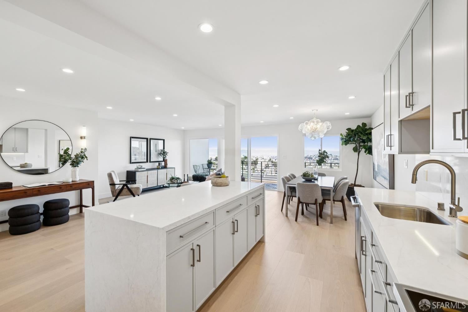 Detail Gallery Image 17 of 32 For 505 Grand View Ave #4,  San Francisco,  CA 94114 - 2 Beds | 2 Baths