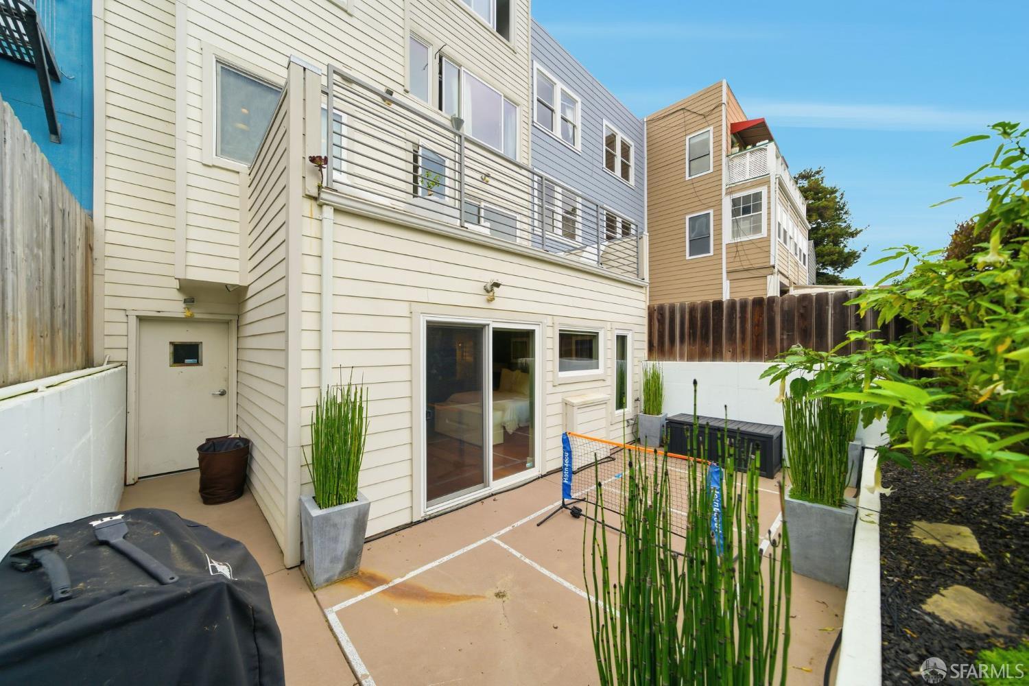 Detail Gallery Image 36 of 57 For 161 Collingwood St, San Francisco,  CA 94114 - 3 Beds | 3 Baths