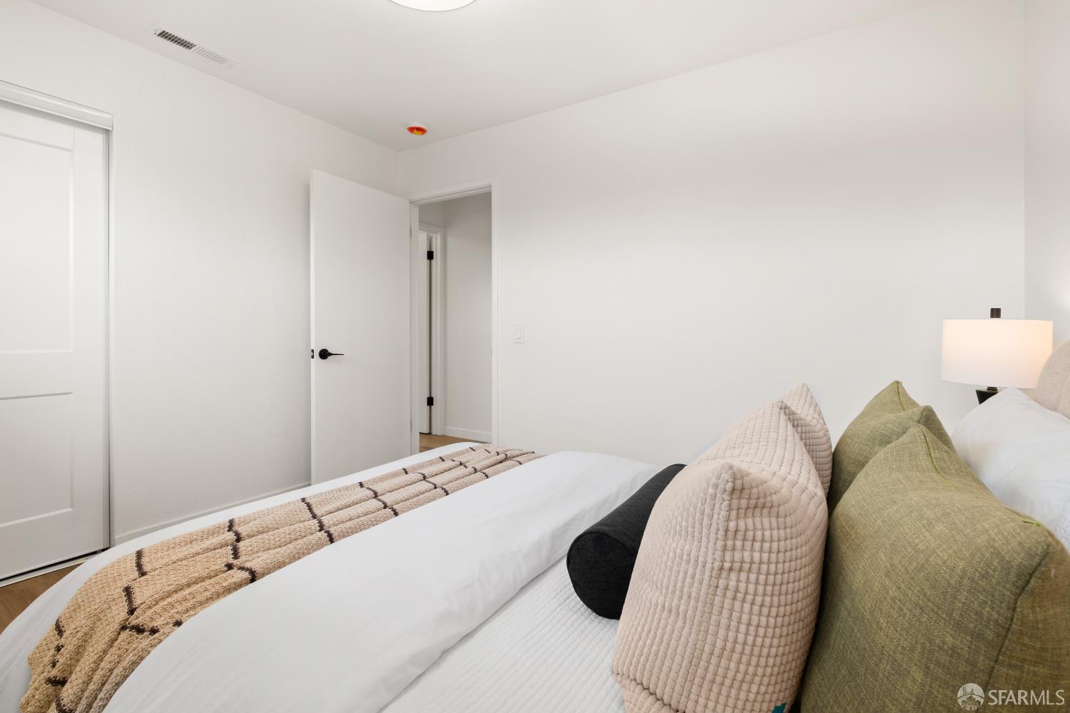 Detail Gallery Image 23 of 52 For 1441 Crestwood Dr, San Bruno,  CA 94066 - 3 Beds | 3 Baths