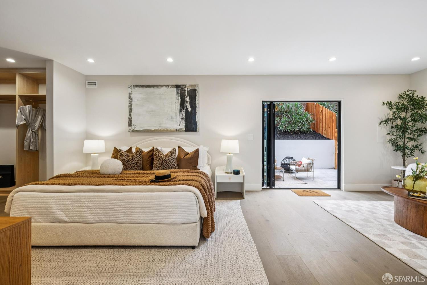 Detail Gallery Image 45 of 99 For 2024 15th Ave, San Francisco,  CA 94116 - 3 Beds | 4/1 Baths