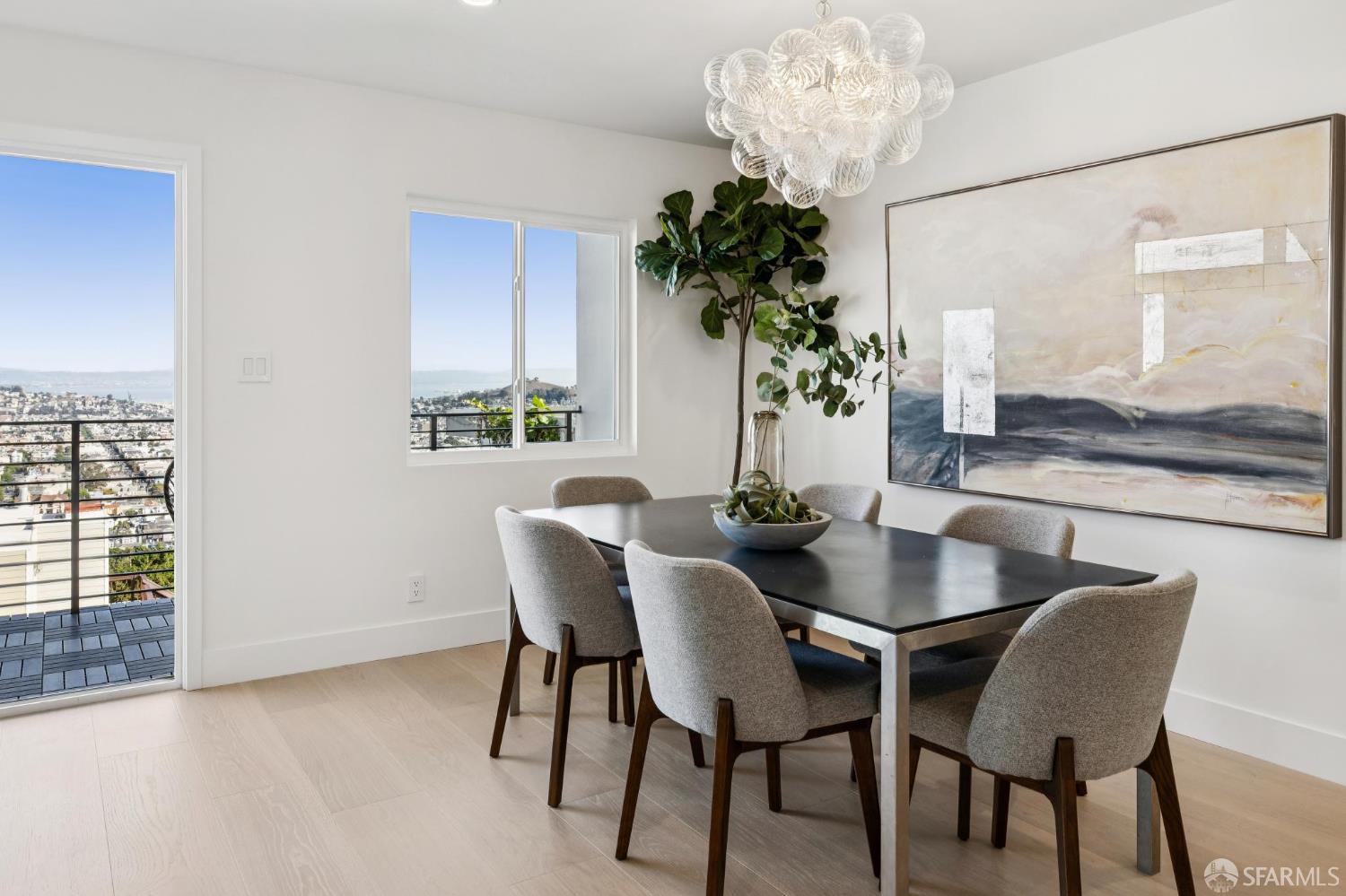 Detail Gallery Image 9 of 32 For 505 Grand View Ave #4,  San Francisco,  CA 94114 - 2 Beds | 2 Baths