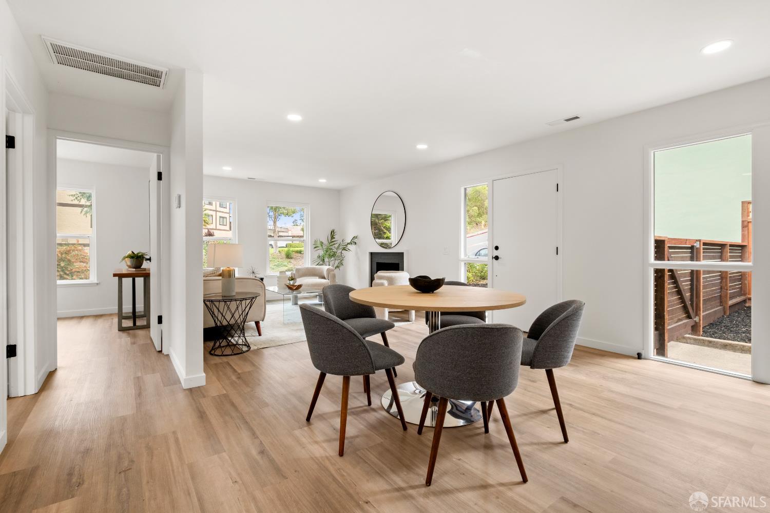 Detail Gallery Image 11 of 52 For 1441 Crestwood Dr, San Bruno,  CA 94066 - 3 Beds | 3 Baths