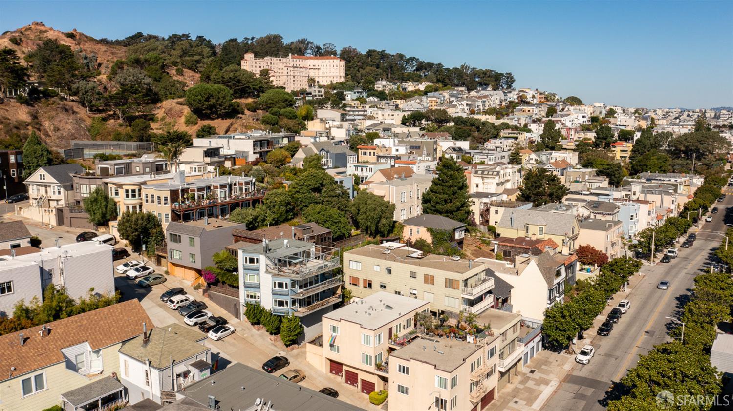 Detail Gallery Image 4 of 5 For 3700 16th St, San Francisco,  CA 94114 - – Beds | – Baths