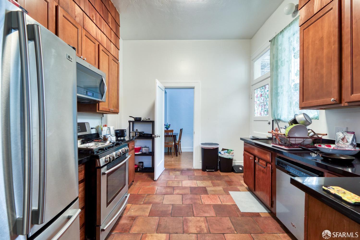 Detail Gallery Image 8 of 12 For 190 Hermann St, San Francisco,  CA 94102 - – Beds | – Baths