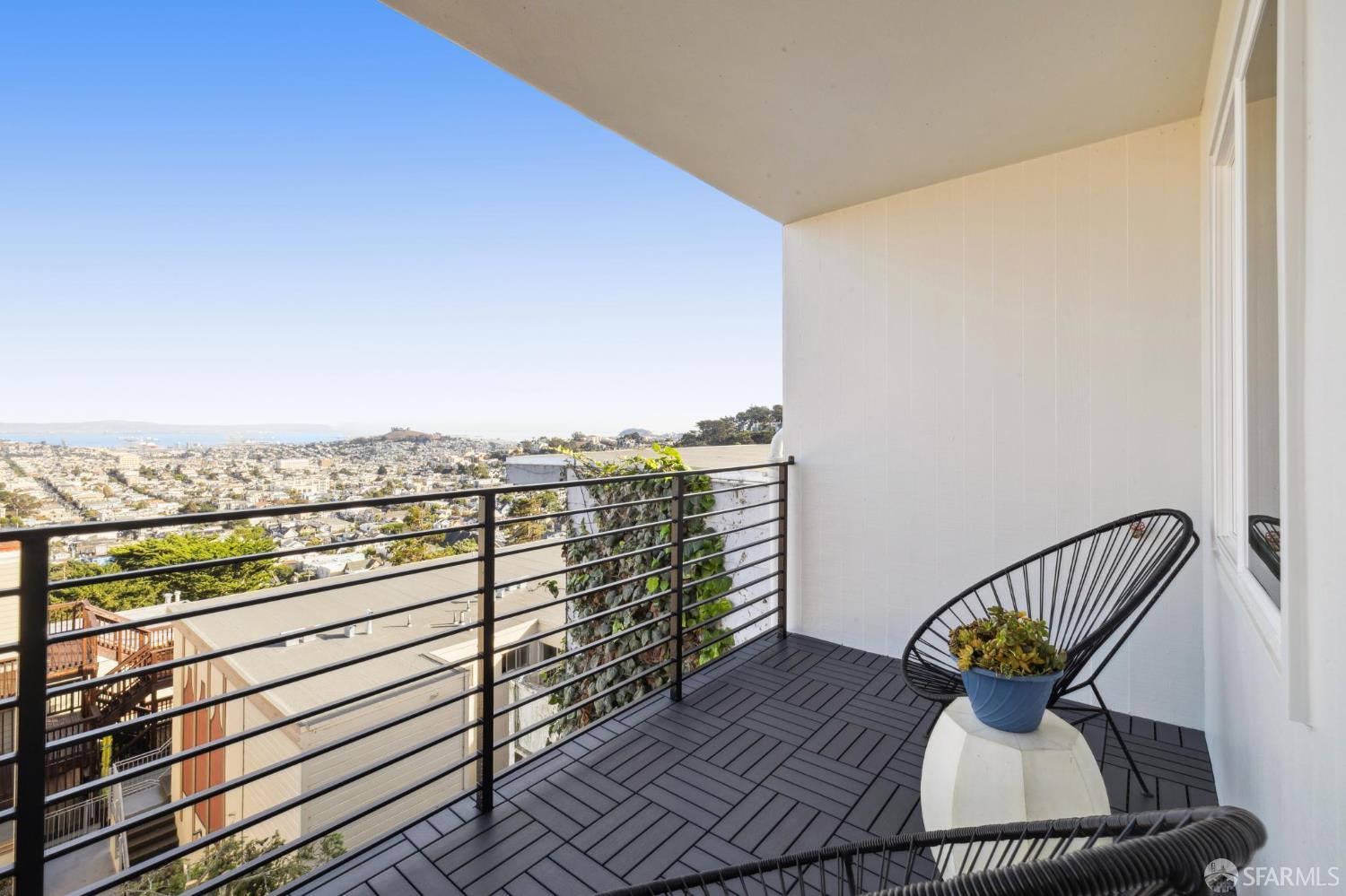 Detail Gallery Image 25 of 32 For 505 Grand View Ave #4,  San Francisco,  CA 94114 - 2 Beds | 2 Baths