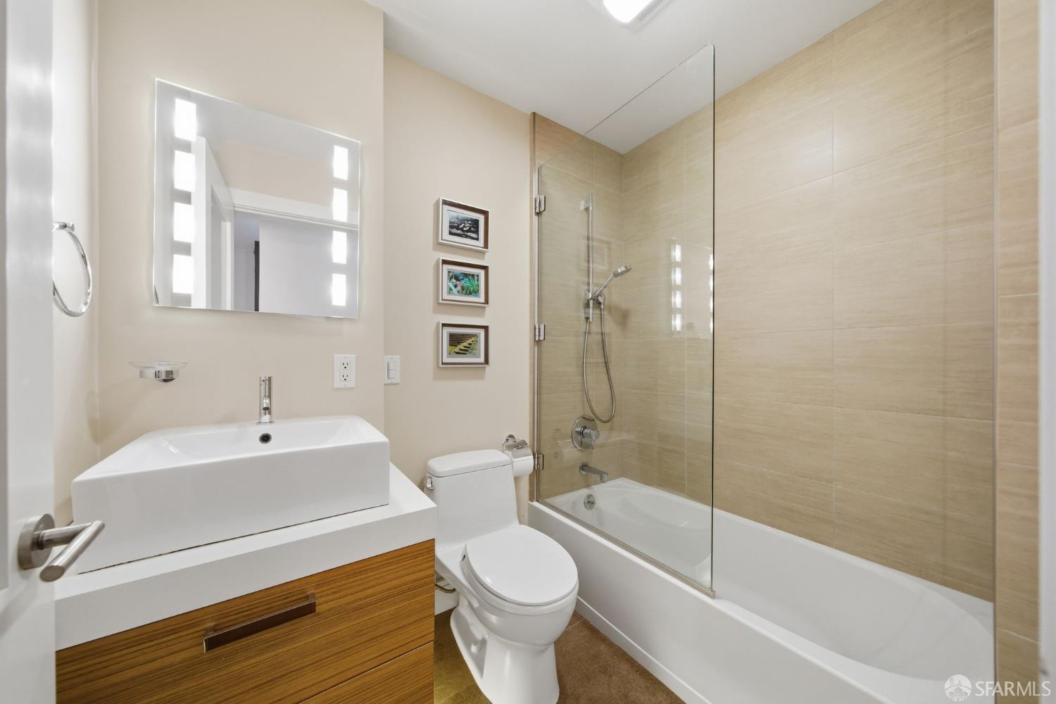 Detail Gallery Image 17 of 57 For 161 Collingwood St, San Francisco,  CA 94114 - 3 Beds | 3 Baths