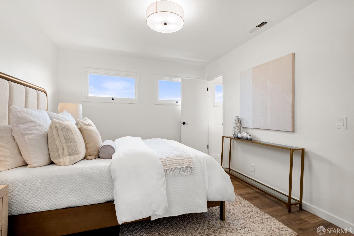 Detail Gallery Image 26 of 52 For 1441 Crestwood Dr, San Bruno,  CA 94066 - 3 Beds | 3 Baths