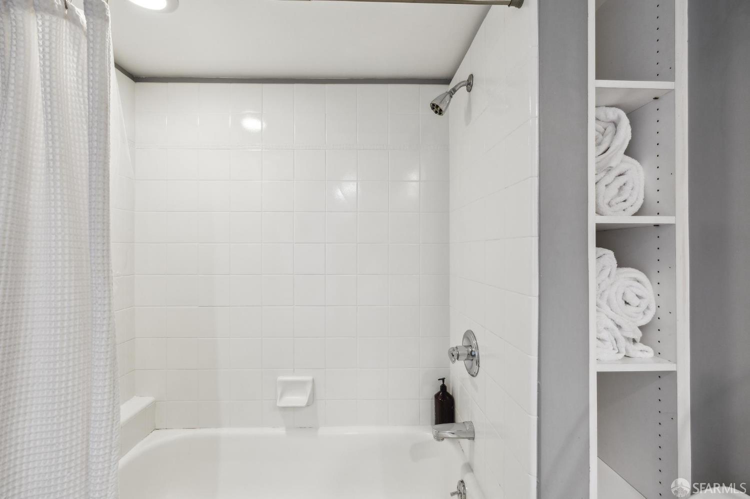 Photo #23: 425087553 Listing: Photo #23